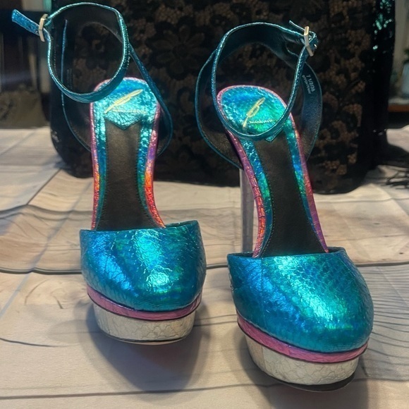 Brian Atwood Fontenay Hologram Snake Embossed Platform Pump sz 7.5 Brand New 🔥 - Picture 6 of 12